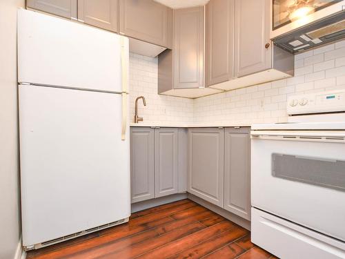 710 5572 North Ridge Road, Halifax, NS - Indoor Photo Showing Kitchen