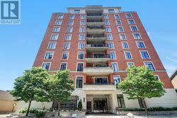 810 - 330 LORETTA AVENUE S Ottawa, ON K1S 4E8