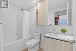 Main Bathroom - 