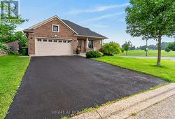 2 NOBLE LANE St. Thomas, ON N5R 0C4