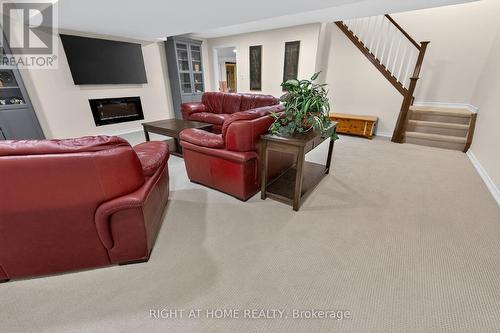 2 Noble Lane, St. Thomas, ON - Indoor Photo Showing Living Room With Fireplace