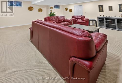 2 Noble Lane, St. Thomas, ON - Indoor Photo Showing Other Room