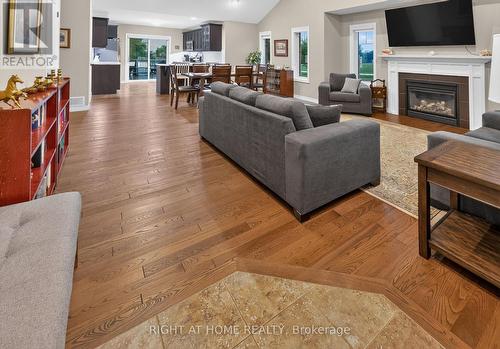 2 Noble Lane, St. Thomas, ON - Indoor Photo Showing Living Room With Fireplace