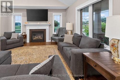2 Noble Lane, St. Thomas, ON - Indoor Photo Showing Living Room With Fireplace