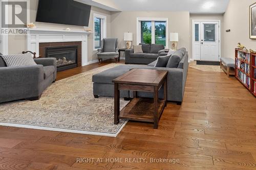 2 Noble Lane, St. Thomas, ON - Indoor Photo Showing Living Room With Fireplace