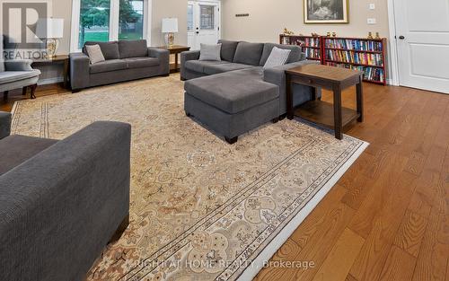 2 Noble Lane, St. Thomas, ON - Indoor Photo Showing Living Room