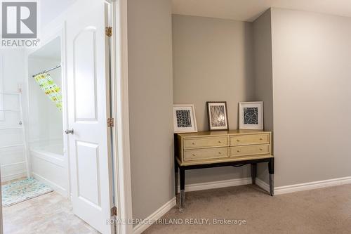 1 Acorn Trail, St. Thomas, ON - Indoor