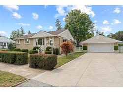 146 DELAWARE Lasalle, ON N9J 1S2