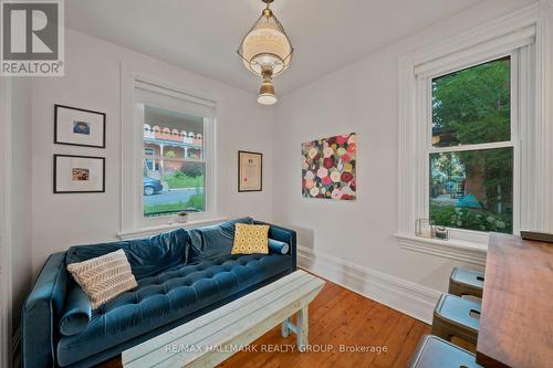 71 Union Street, Champlain, ON - Indoor Photo Showing Living Room