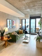 1413-111 Bathurst Street Toronto, ON M5V 0M9