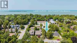 Fantastic Location - close to beach & town - 