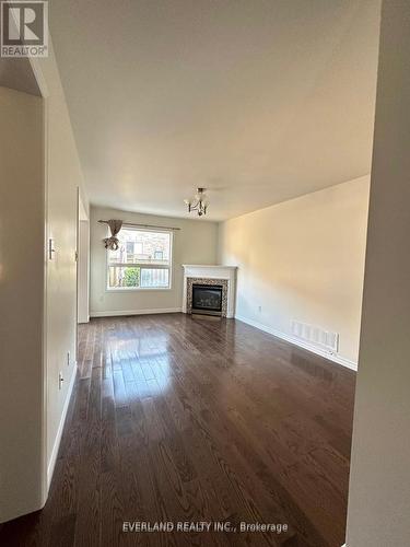 7 BASSETT AVENUE , Richmond Hill, Ontario L4B 4M8 3