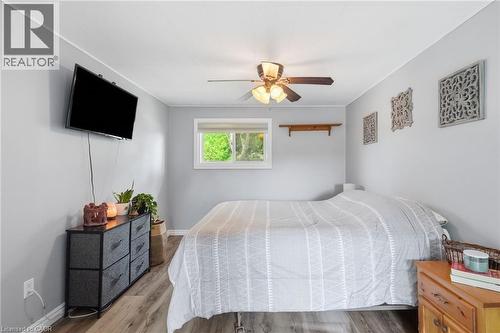 Bright room featuring wood-finish flooring and light gray walls - 432 Upper Sherman Avenue, Hamilton, ON - Indoor Photo Showing Bedroom