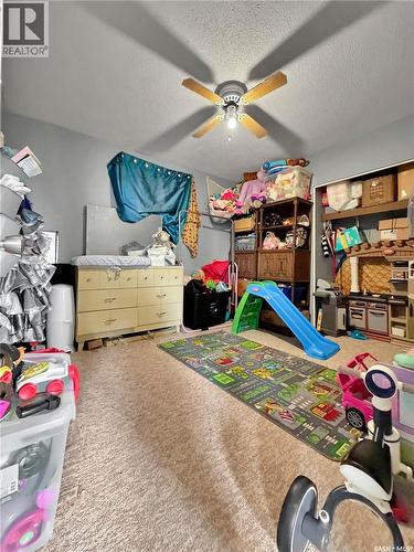701 3Rd Avenue, Spy Hill, SK - Indoor