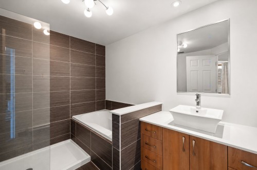 Bathroom - 1002-4975 Rue Jean-Talon O., Montréal (Côte-Des-Neiges/Notre-Dame-De-Grâce), QC - Indoor Photo Showing Bathroom