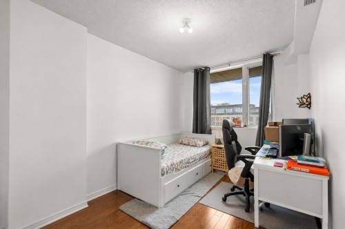 Bedroom - 1002-4975 Rue Jean-Talon O., Montréal (Côte-Des-Neiges/Notre-Dame-De-Grâce), QC - Indoor