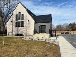 3 - 14 GLENDALE DRIVE Tillsonburg, ON N4G 1J2