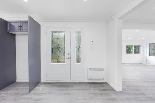 Mud Room - 2 Rue Mareuil, Laval (Auteuil), QC - Indoor Photo Showing Other Room