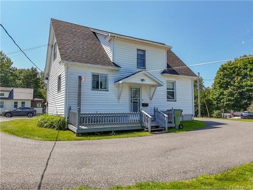 35 Coronation St, Fredericton, NB 