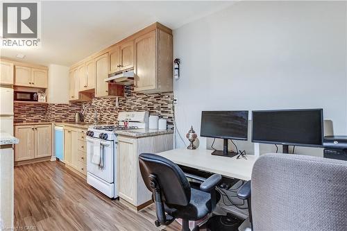 323 Cranbrook Drive, Hamilton, ON - Indoor Photo Showing Kitchen