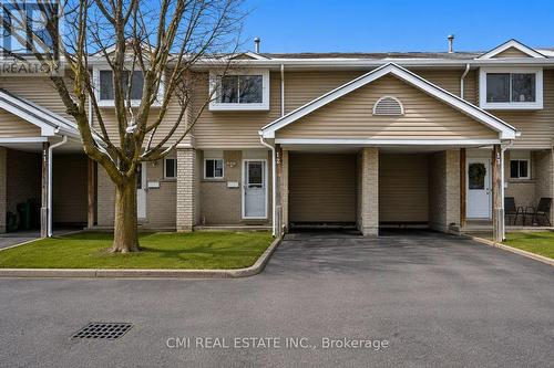 12 - 125 Sekura Crescent, Cambridge, ON - Outdoor With Facade