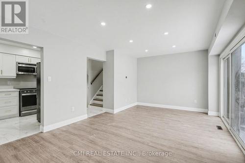12 - 125 Sekura Crescent, Cambridge, ON - Indoor