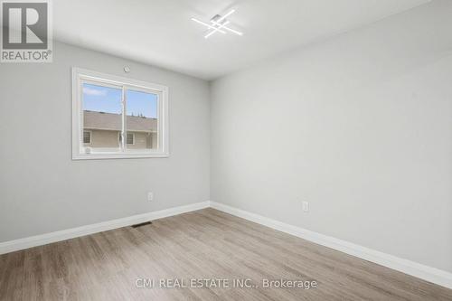 12 - 125 Sekura Crescent, Cambridge, ON - Indoor Photo Showing Other Room