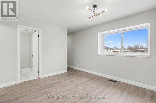 12 - 125 Sekura Crescent, Cambridge, ON - Indoor Photo Showing Other Room