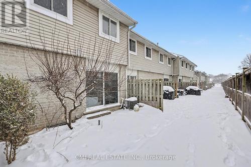 12 - 125 Sekura Crescent, Cambridge, ON - Outdoor