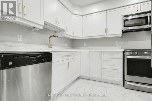 12 - 125 Sekura Crescent, Cambridge, ON - Indoor Photo Showing Kitchen