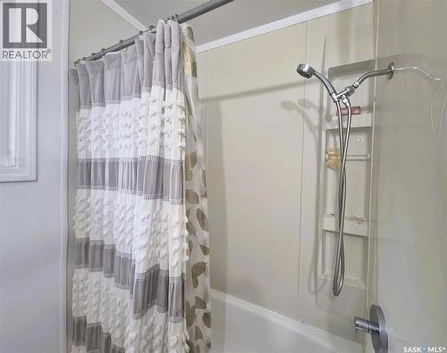 161 Darlington Street E, Yorkton, SK - Indoor Photo Showing Bathroom