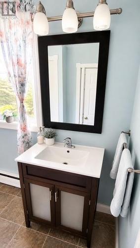 10 Bayview Lane, Lawn, NL - Indoor Photo Showing Bathroom
