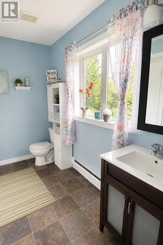 10 Bayview Lane, Lawn, NL - Indoor Photo Showing Bathroom