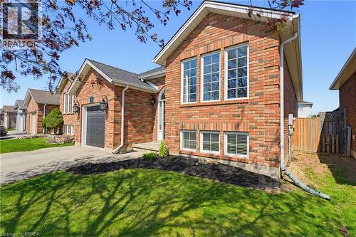 60 ST. PATRICK'S Drive  Brantford, ON N3T 6L4