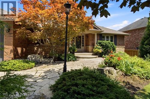1090 Crofton Way, Burlington, ON - Outdoor