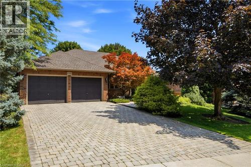 1090 CROFTON Way  Burlington, ON L7P 4W8