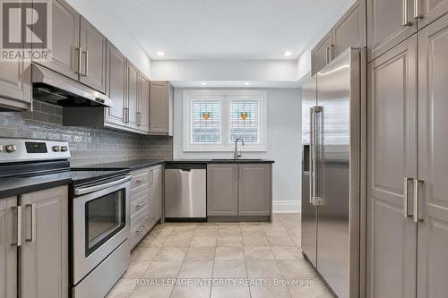 Tenant's belongings virtually removed - 84 Riverdale Avenue, Ottawa, ON - Indoor Photo Showing Kitchen With Stainless Steel Kitchen With Upgraded Kitchen