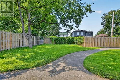 Tenant's belongings virtually removed - 84 Riverdale Avenue, Ottawa, ON - Outdoor