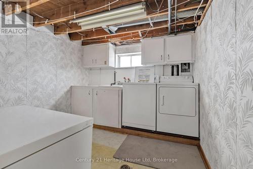 79 Anthony Road, Toronto (Downsview-Roding-Cfb), ON - Indoor Photo Showing Laundry Room