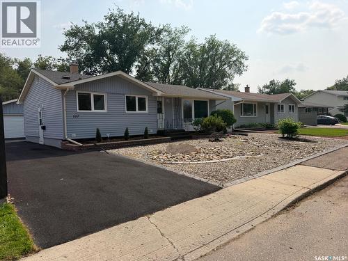 107 Merlin Crescent, Regina, SK - Outdoor With Facade