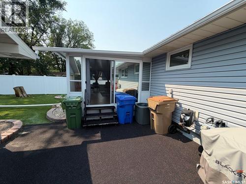 107 Merlin Crescent, Regina, SK - Outdoor
