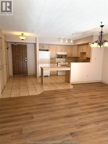 1995 Normandy Unit# 301, Lasalle, ON - Indoor Photo Showing Kitchen