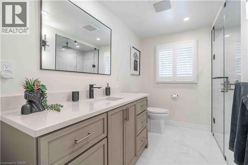 138 Judith Crescent, Ancaster, ON - Indoor Photo Showing Bathroom