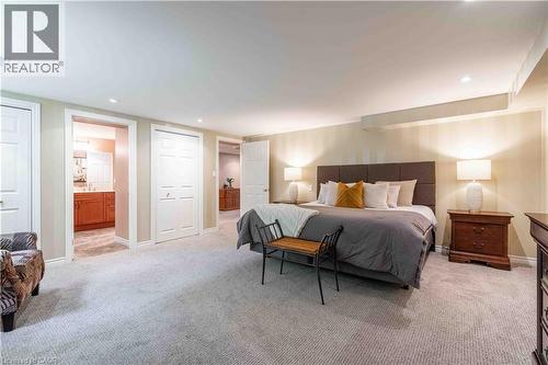 138 Judith Crescent, Ancaster, ON - Indoor Photo Showing Bedroom