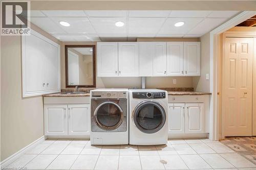 138 Judith Crescent, Ancaster, ON - Indoor Photo Showing Laundry Room
