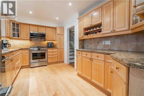 138 Judith Crescent, Ancaster, ON - Indoor Photo Showing Kitchen