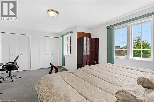 102 Chateau Crescent, Cambridge, ON - Indoor Photo Showing Bedroom