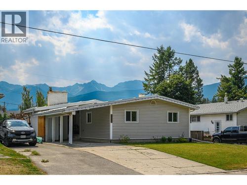 1206 12th  South Street  Golden, BC V0A 1H0