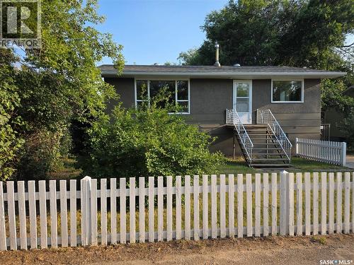 1422 Crawford Avenue, Swift Current, SK - Outdoor With Deck Patio Veranda