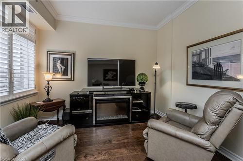 391 Plains Road E Unit# 412, Burlington, ON - Indoor Photo Showing Living Room
